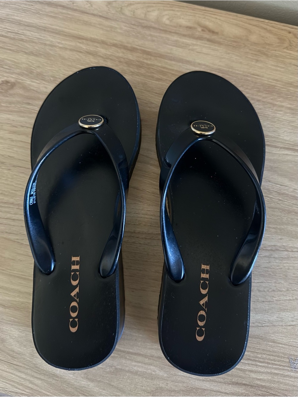 Coach Black Patent Platform Flip Flop Sandals Size 7